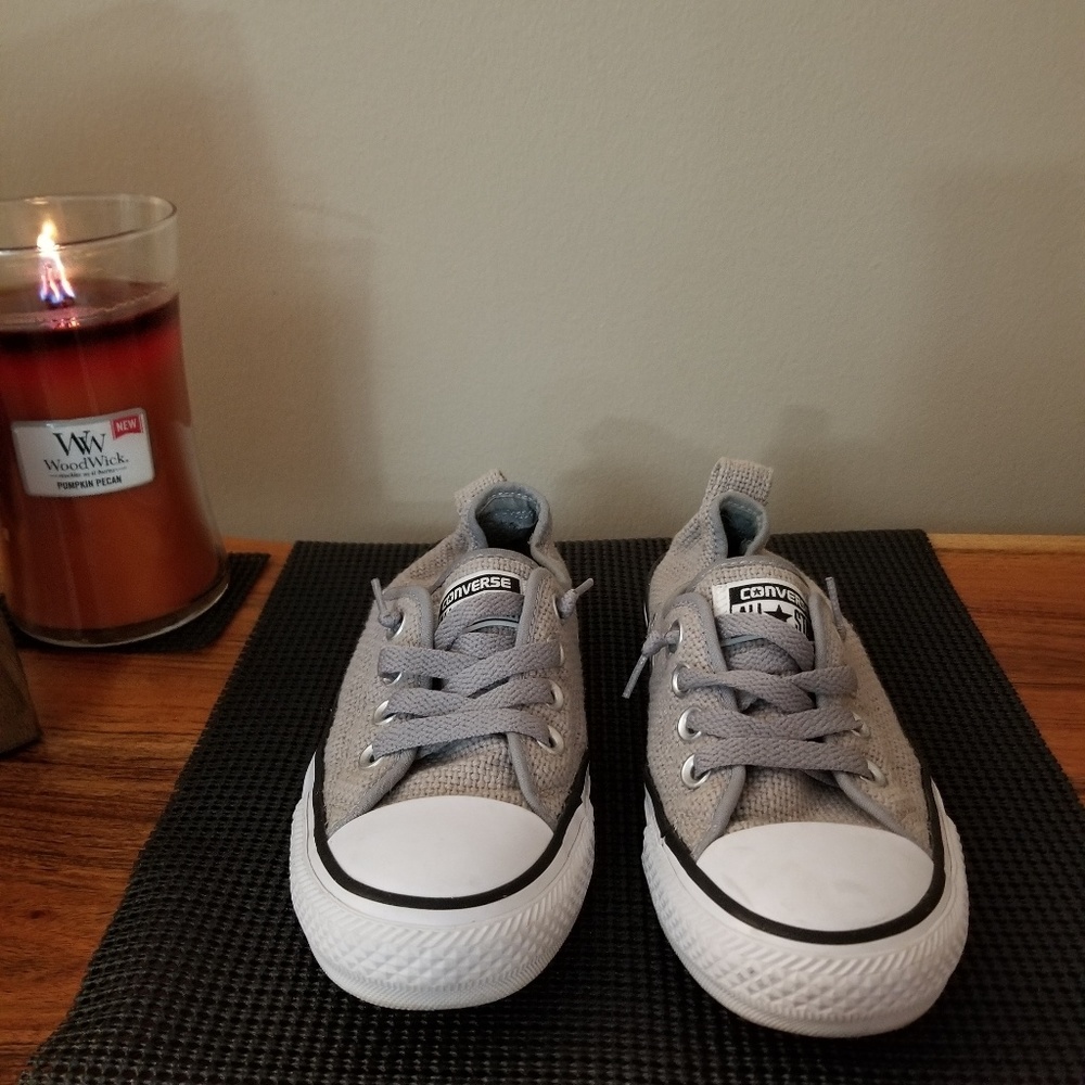 Converse medium gray below the ankle sneaker